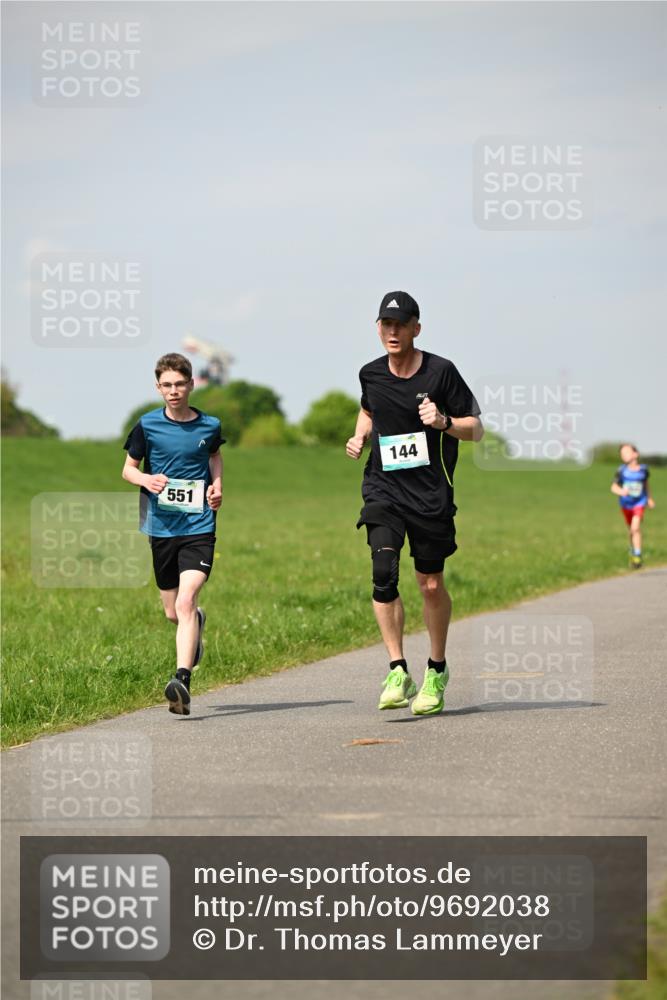10.05.2026 - 8. Wedeler Halbmarathon Dr. Thomas Lammeyer http://msf.ph/oto/9692038 10.05.2026 11:14:54 Laufen 551, 144 meine-sportfotos.de