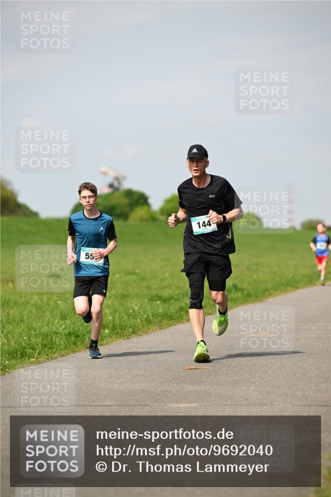 10.05.2026 - 8. Wedeler Halbmarathon Dr. Thomas Lammeyer http://msf.ph/oto/9692040 10.05.2026 11:14:54 Laufen 144 meine-sportfotos.de