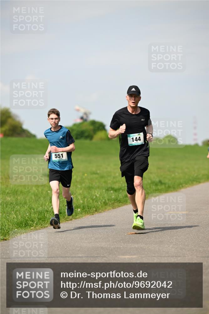 10.05.2026 - 8. Wedeler Halbmarathon Dr. Thomas Lammeyer http://msf.ph/oto/9692042 10.05.2026 11:14:54 Laufen 551, 144 meine-sportfotos.de