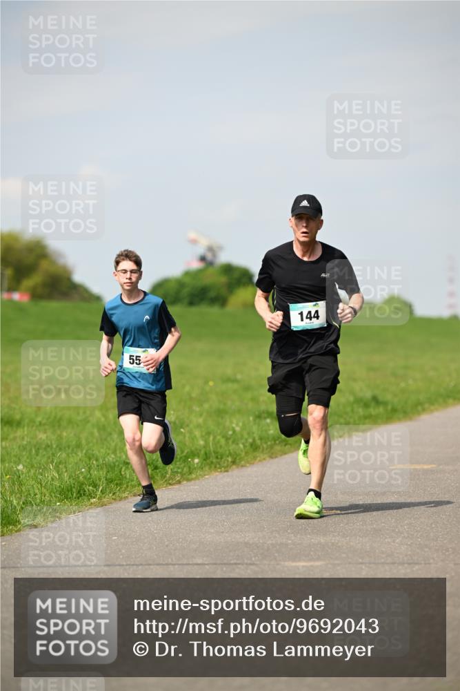 10.05.2026 - 8. Wedeler Halbmarathon Dr. Thomas Lammeyer http://msf.ph/oto/9692043 10.05.2026 11:14:54 Laufen 144 meine-sportfotos.de
