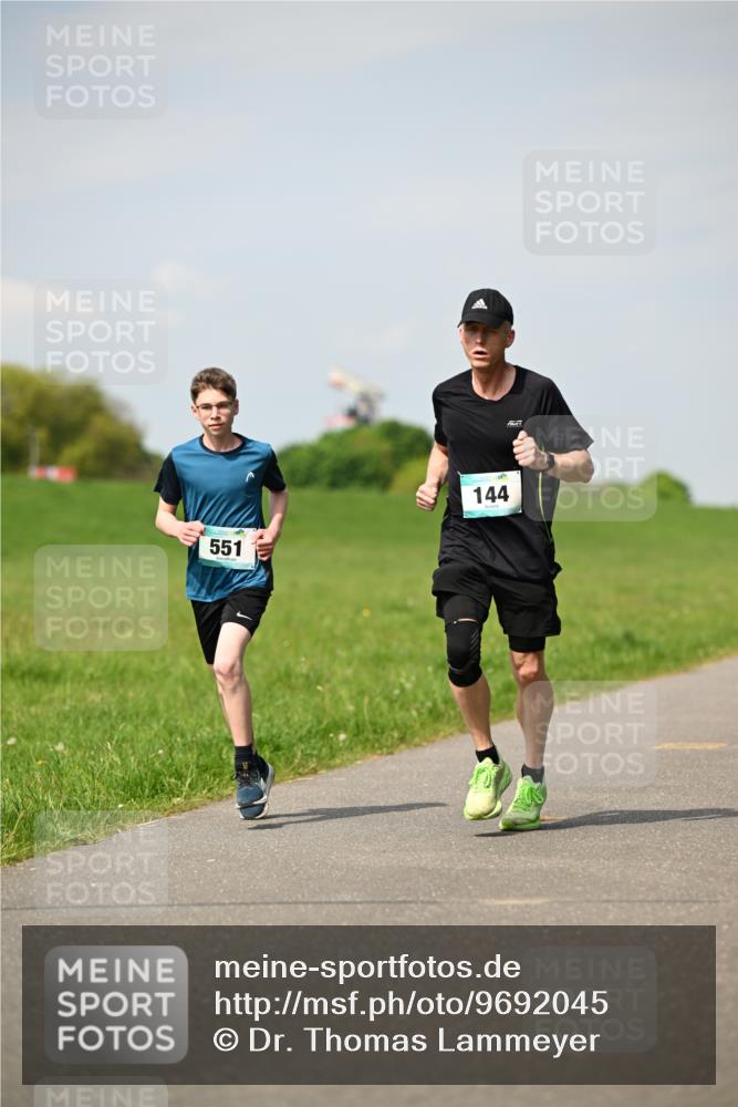 10.05.2026 - 8. Wedeler Halbmarathon Dr. Thomas Lammeyer http://msf.ph/oto/9692045 10.05.2026 11:14:54 Laufen 551, 144 meine-sportfotos.de
