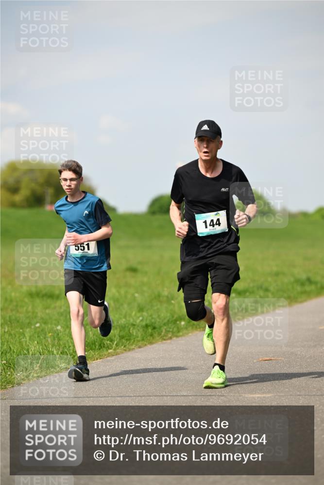 10.05.2026 - 8. Wedeler Halbmarathon Dr. Thomas Lammeyer http://msf.ph/oto/9692054 10.05.2026 11:14:55 Laufen 144, 551 meine-sportfotos.de