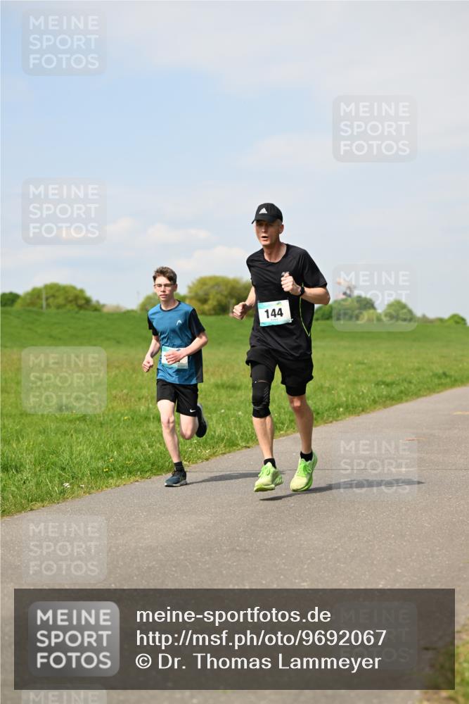 10.05.2026 - 8. Wedeler Halbmarathon Dr. Thomas Lammeyer http://msf.ph/oto/9692067 10.05.2026 11:14:55 Laufen 144 meine-sportfotos.de
