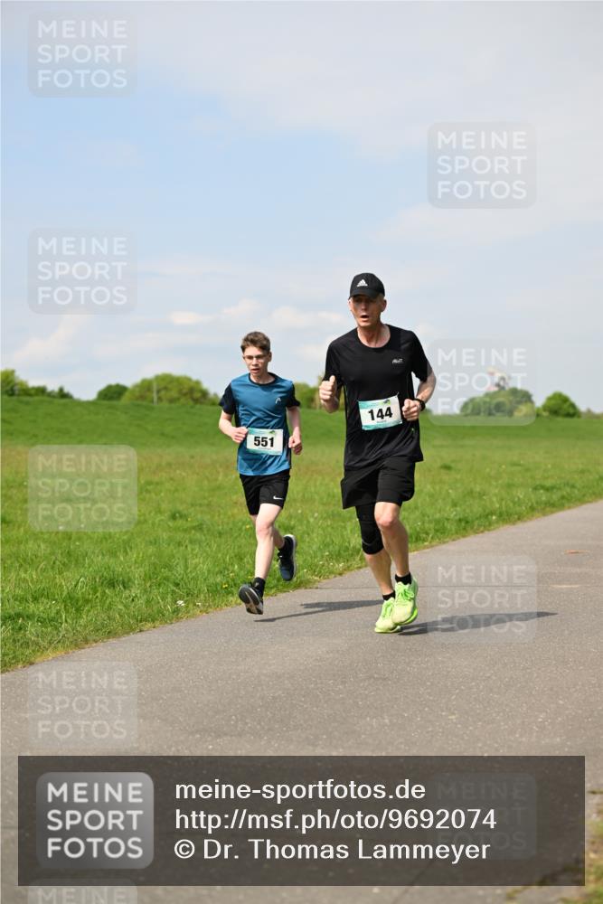 10.05.2026 - 8. Wedeler Halbmarathon Dr. Thomas Lammeyer http://msf.ph/oto/9692074 10.05.2026 11:14:56 Laufen 551, 144 meine-sportfotos.de
