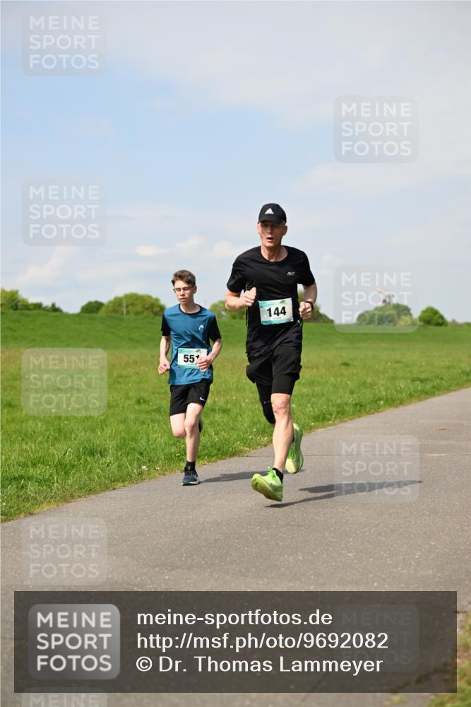 10.05.2026 - 8. Wedeler Halbmarathon Dr. Thomas Lammeyer http://msf.ph/oto/9692082 10.05.2026 11:14:56 Laufen 144 meine-sportfotos.de