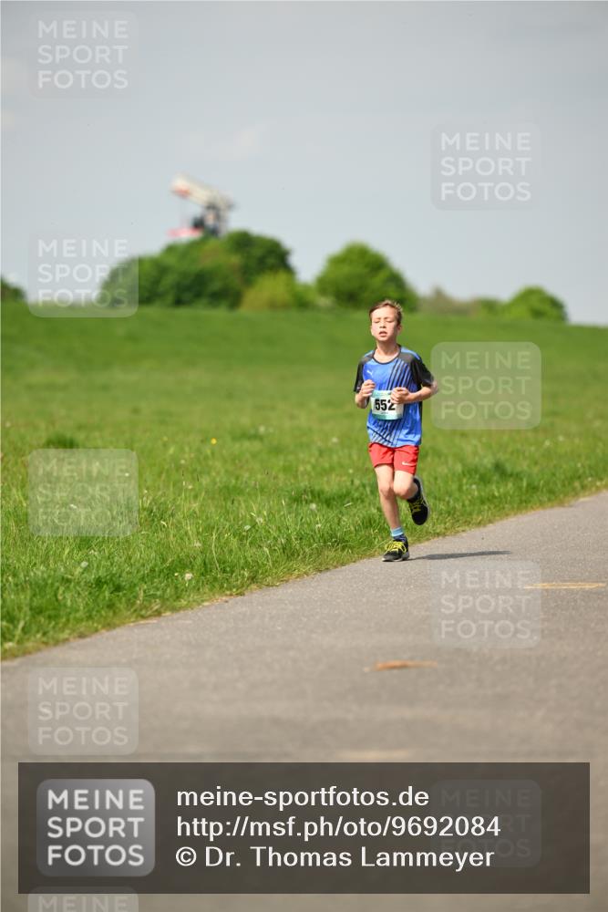 10.05.2026 - 8. Wedeler Halbmarathon Dr. Thomas Lammeyer http://msf.ph/oto/9692084 10.05.2026 11:14:59 Laufen 552 meine-sportfotos.de