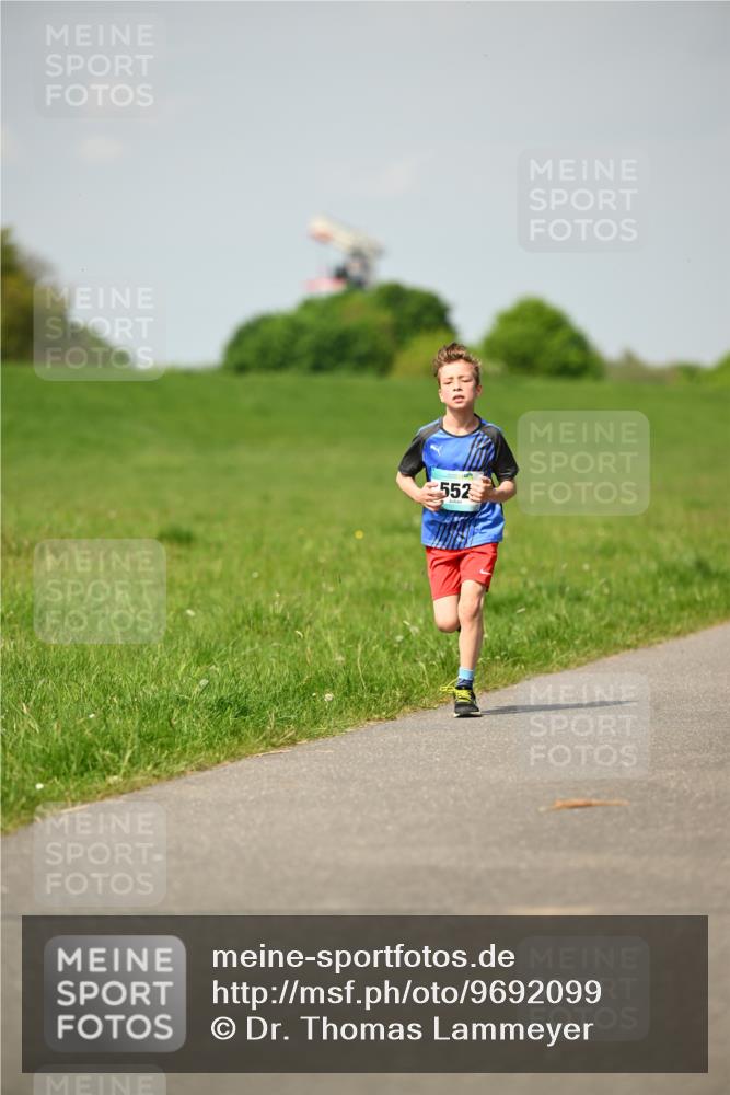 10.05.2026 - 8. Wedeler Halbmarathon Dr. Thomas Lammeyer http://msf.ph/oto/9692099 10.05.2026 11:15:00 Laufen 552 meine-sportfotos.de