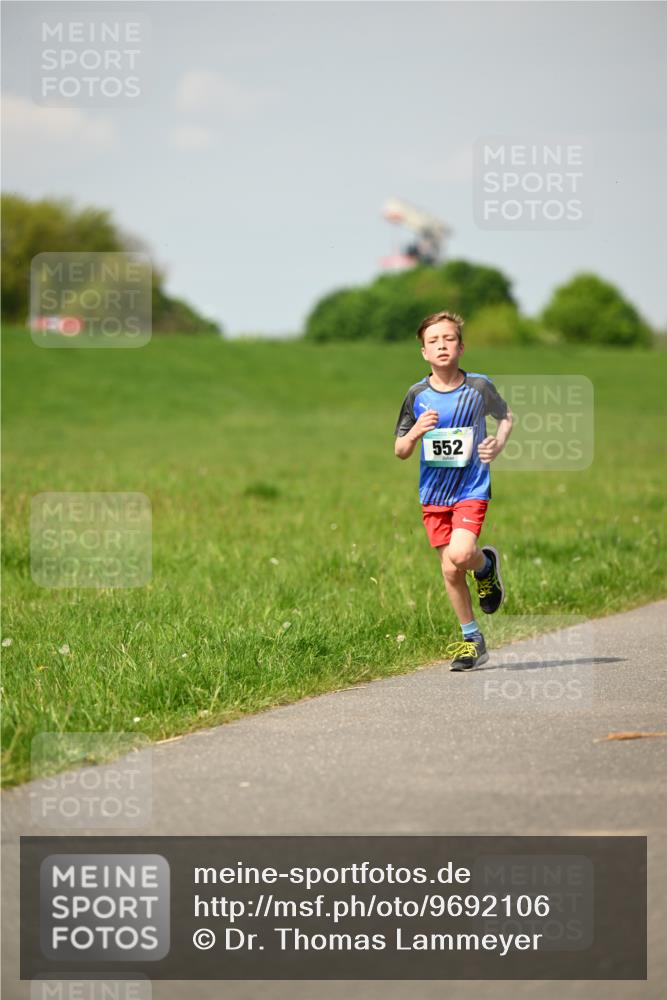 10.05.2026 - 8. Wedeler Halbmarathon Dr. Thomas Lammeyer http://msf.ph/oto/9692106 10.05.2026 11:15:01 Laufen 552 meine-sportfotos.de