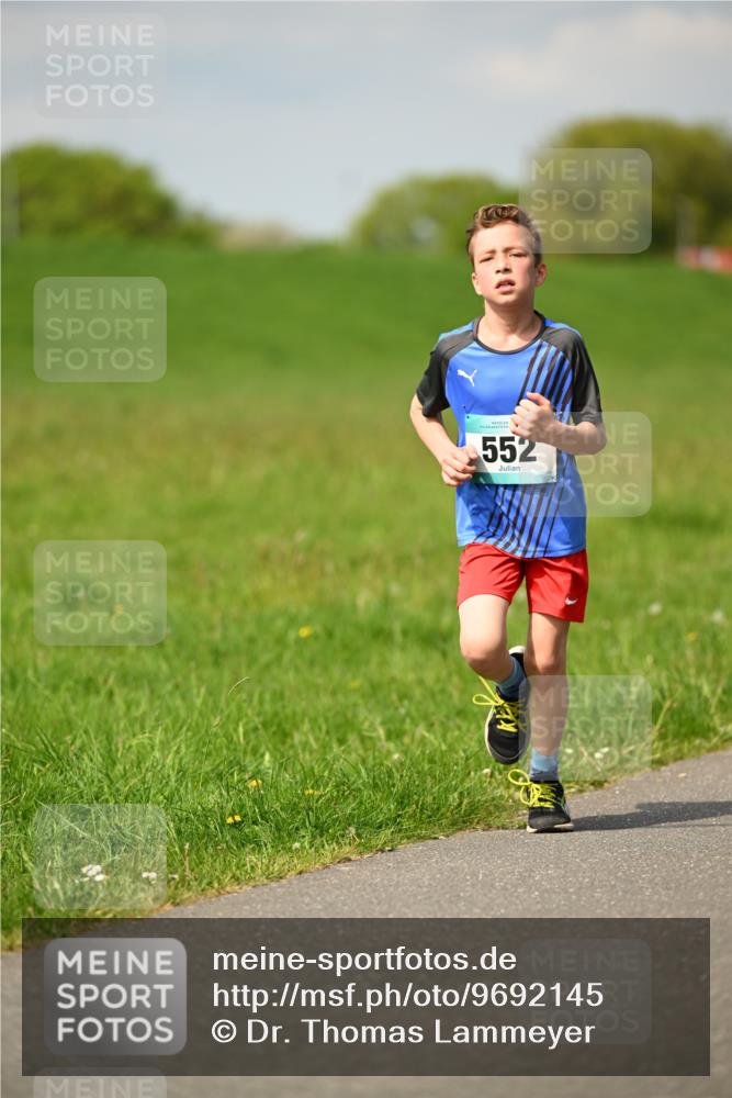 10.05.2026 - 8. Wedeler Halbmarathon Dr. Thomas Lammeyer http://msf.ph/oto/9692145 10.05.2026 11:15:03 Laufen 552 meine-sportfotos.de