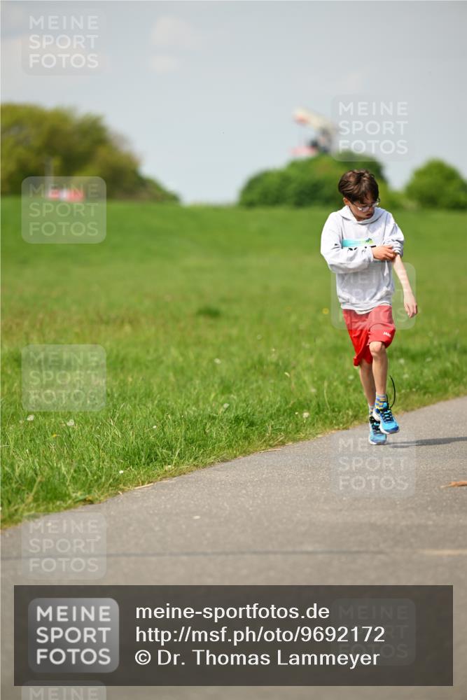 10.05.2026 - 8. Wedeler Halbmarathon Dr. Thomas Lammeyer http://msf.ph/oto/9692172 10.05.2026 11:15:11 Laufen  meine-sportfotos.de