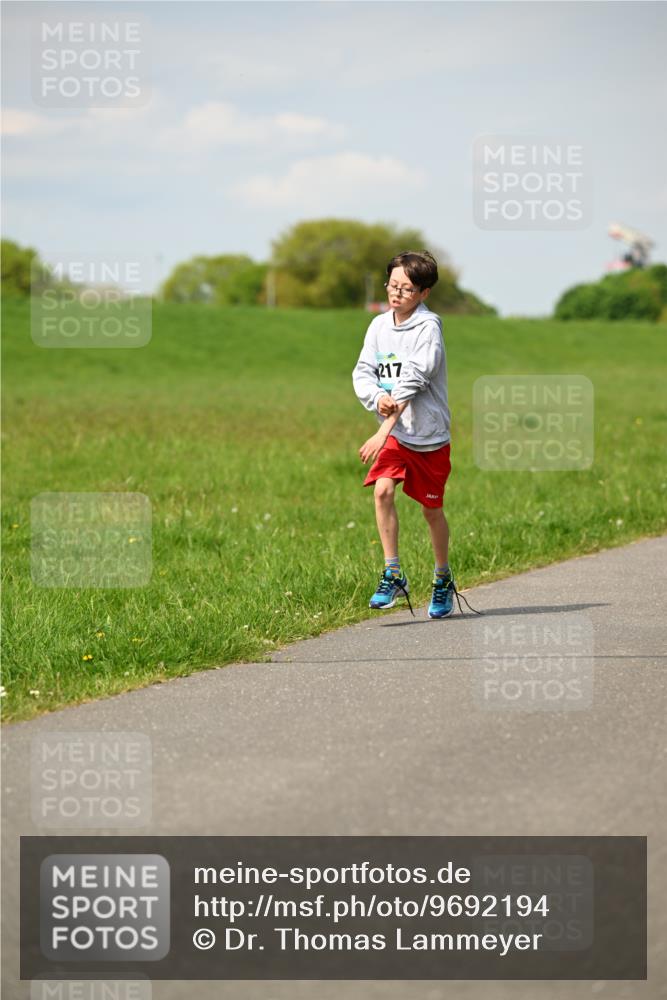 10.05.2026 - 8. Wedeler Halbmarathon Dr. Thomas Lammeyer http://msf.ph/oto/9692194 10.05.2026 11:15:13 Laufen 217 meine-sportfotos.de