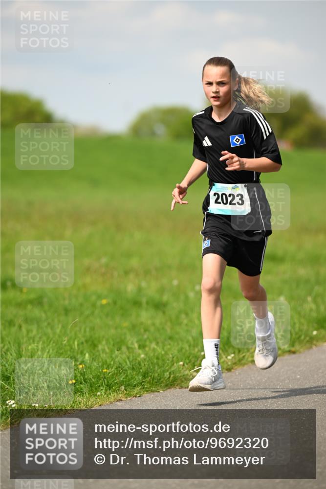 10.05.2026 - 8. Wedeler Halbmarathon Dr. Thomas Lammeyer http://msf.ph/oto/9692320 10.05.2026 11:15:30 Laufen 2023 meine-sportfotos.de
