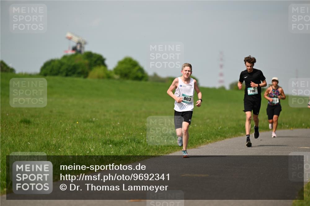 10.05.2026 - 8. Wedeler Halbmarathon Dr. Thomas Lammeyer http://msf.ph/oto/9692341 10.05.2026 11:15:42 Laufen 803, 786 meine-sportfotos.de
