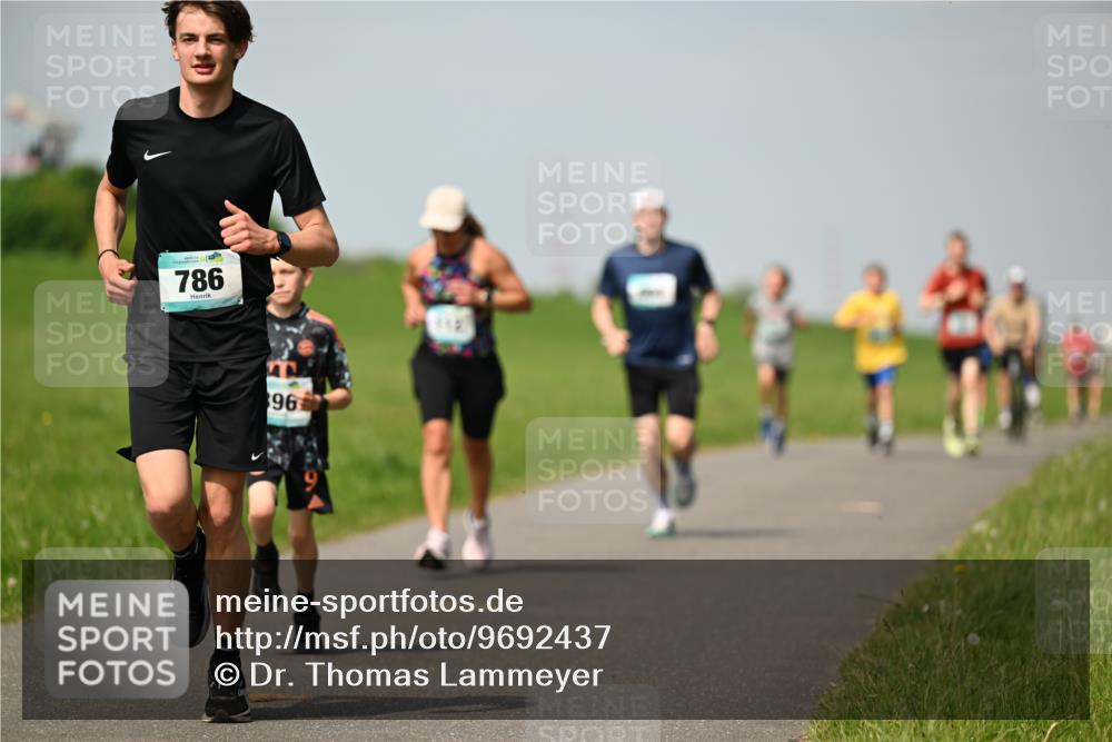 10.05.2026 - 8. Wedeler Halbmarathon Dr. Thomas Lammeyer http://msf.ph/oto/9692437 10.05.2026 11:15:48 Laufen 786 meine-sportfotos.de