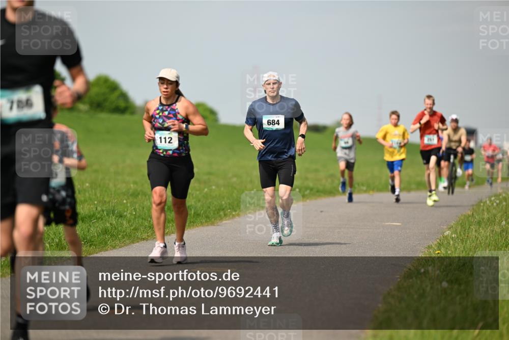 10.05.2026 - 8. Wedeler Halbmarathon Dr. Thomas Lammeyer http://msf.ph/oto/9692441 10.05.2026 11:15:49 Laufen 766, 112, 684 meine-sportfotos.de