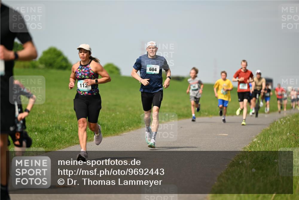 10.05.2026 - 8. Wedeler Halbmarathon Dr. Thomas Lammeyer http://msf.ph/oto/9692443 10.05.2026 11:15:49 Laufen 112, 684 meine-sportfotos.de