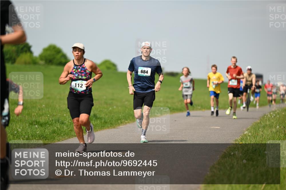 10.05.2026 - 8. Wedeler Halbmarathon Dr. Thomas Lammeyer http://msf.ph/oto/9692445 10.05.2026 11:15:49 Laufen 112, 684 meine-sportfotos.de