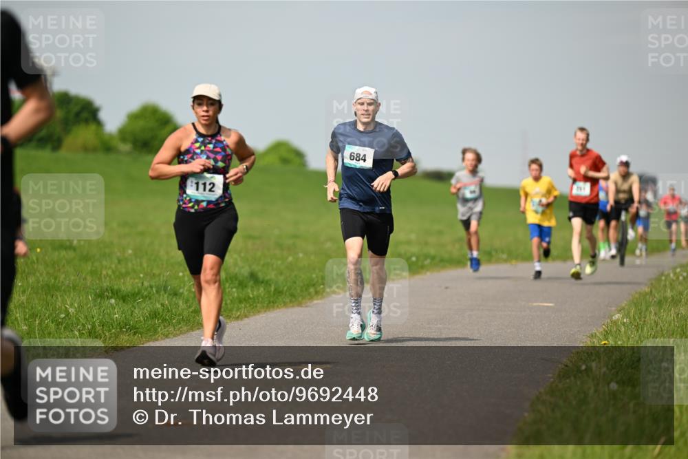 10.05.2026 - 8. Wedeler Halbmarathon Dr. Thomas Lammeyer http://msf.ph/oto/9692448 10.05.2026 11:15:49 Laufen 112, 684 meine-sportfotos.de