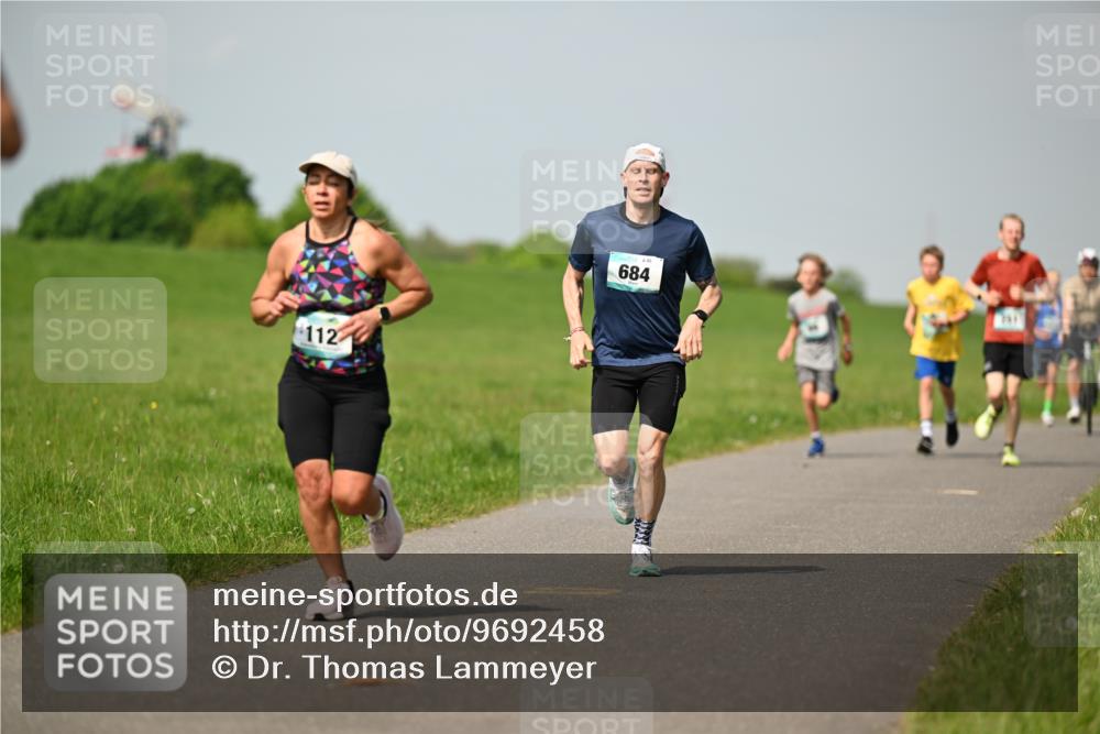 10.05.2026 - 8. Wedeler Halbmarathon Dr. Thomas Lammeyer http://msf.ph/oto/9692458 10.05.2026 11:15:50 Laufen 112, 684 meine-sportfotos.de
