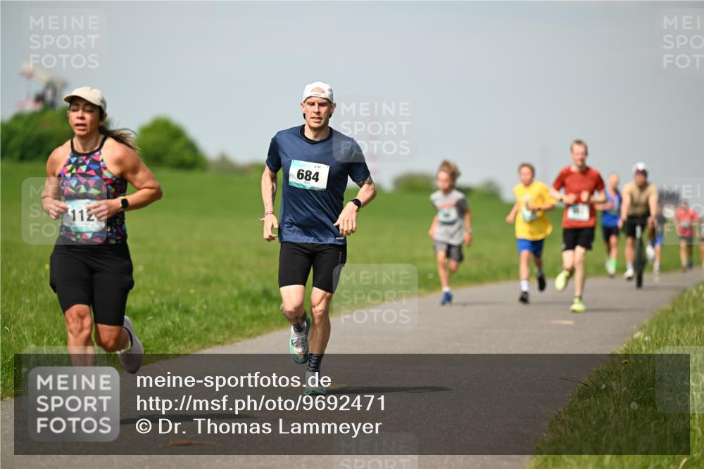 10.05.2026 - 8. Wedeler Halbmarathon Dr. Thomas Lammeyer http://msf.ph/oto/9692471 10.05.2026 11:15:51 Laufen 684 meine-sportfotos.de