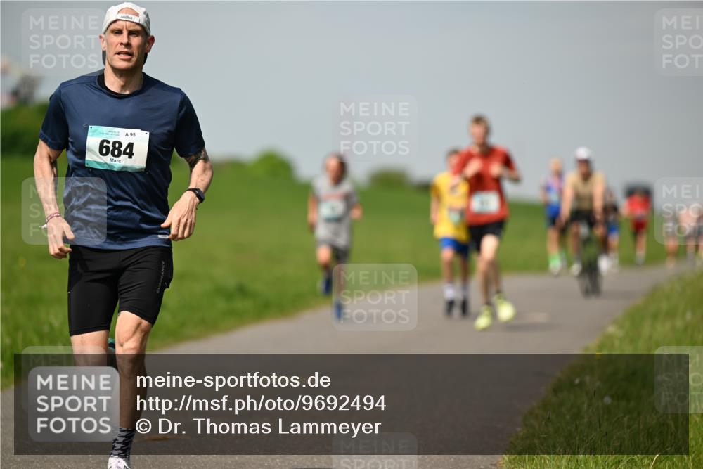10.05.2026 - 8. Wedeler Halbmarathon Dr. Thomas Lammeyer http://msf.ph/oto/9692494 10.05.2026 11:15:52 Laufen 684 meine-sportfotos.de