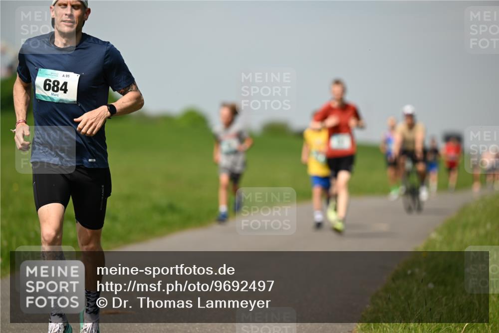 10.05.2026 - 8. Wedeler Halbmarathon Dr. Thomas Lammeyer http://msf.ph/oto/9692497 10.05.2026 11:15:53 Laufen 684 meine-sportfotos.de