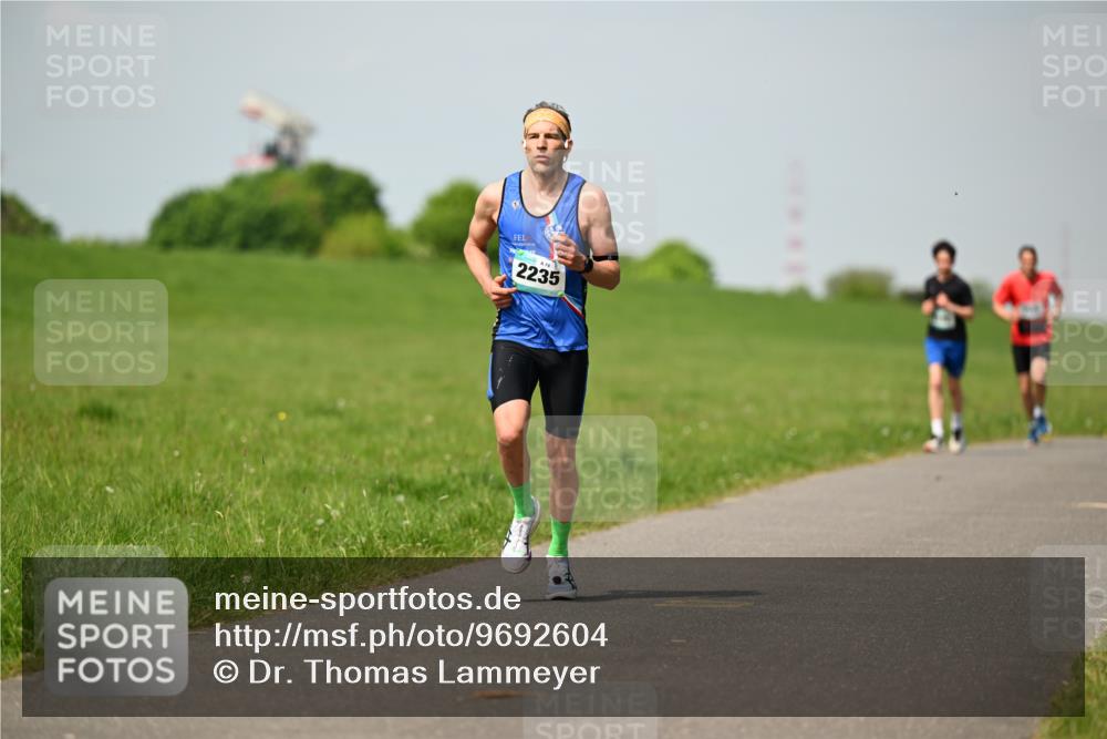 10.05.2026 - 8. Wedeler Halbmarathon Dr. Thomas Lammeyer http://msf.ph/oto/9692604 10.05.2026 11:16:02 Laufen 2235 meine-sportfotos.de