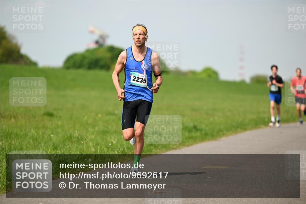 10.05.2026 - 8. Wedeler Halbmarathon Dr. Thomas Lammeyer http://msf.ph/oto/9692617 10.05.2026 11:16:03 Laufen 2235 meine-sportfotos.de