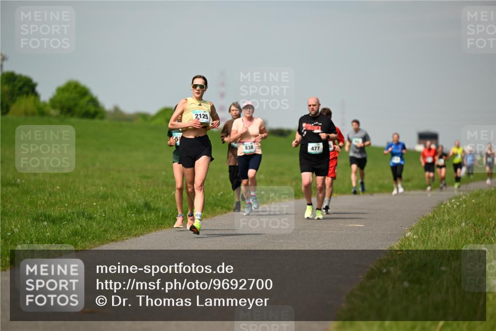 10.05.2026 - 8. Wedeler Halbmarathon Dr. Thomas Lammeyer http://msf.ph/oto/9692700 10.05.2026 11:16:18 Laufen 2125, 838, 477 meine-sportfotos.de