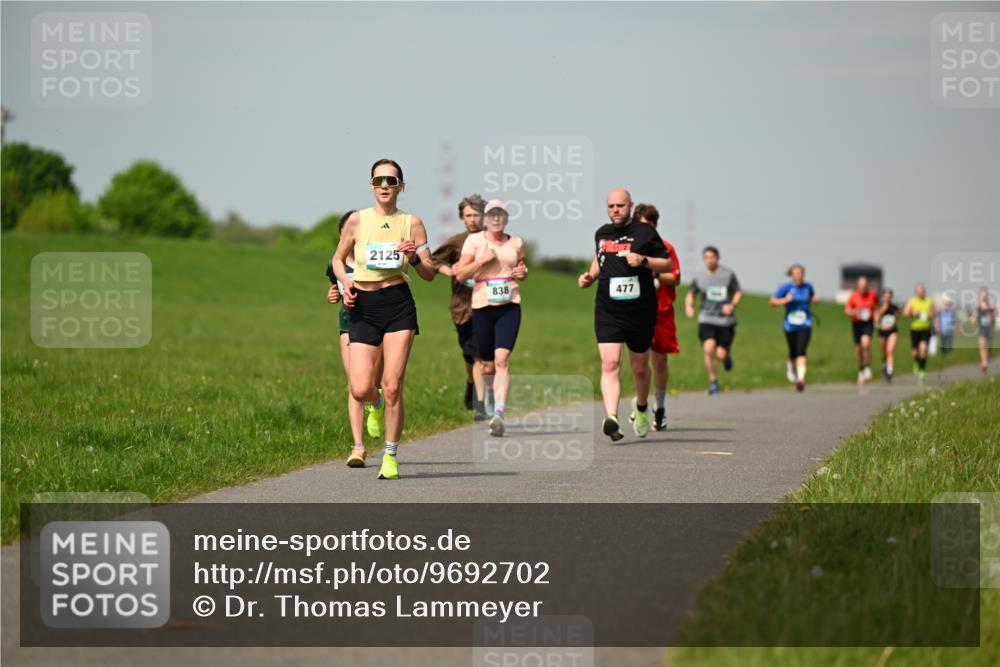 10.05.2026 - 8. Wedeler Halbmarathon Dr. Thomas Lammeyer http://msf.ph/oto/9692702 10.05.2026 11:16:18 Laufen 2125, 838, 477 meine-sportfotos.de