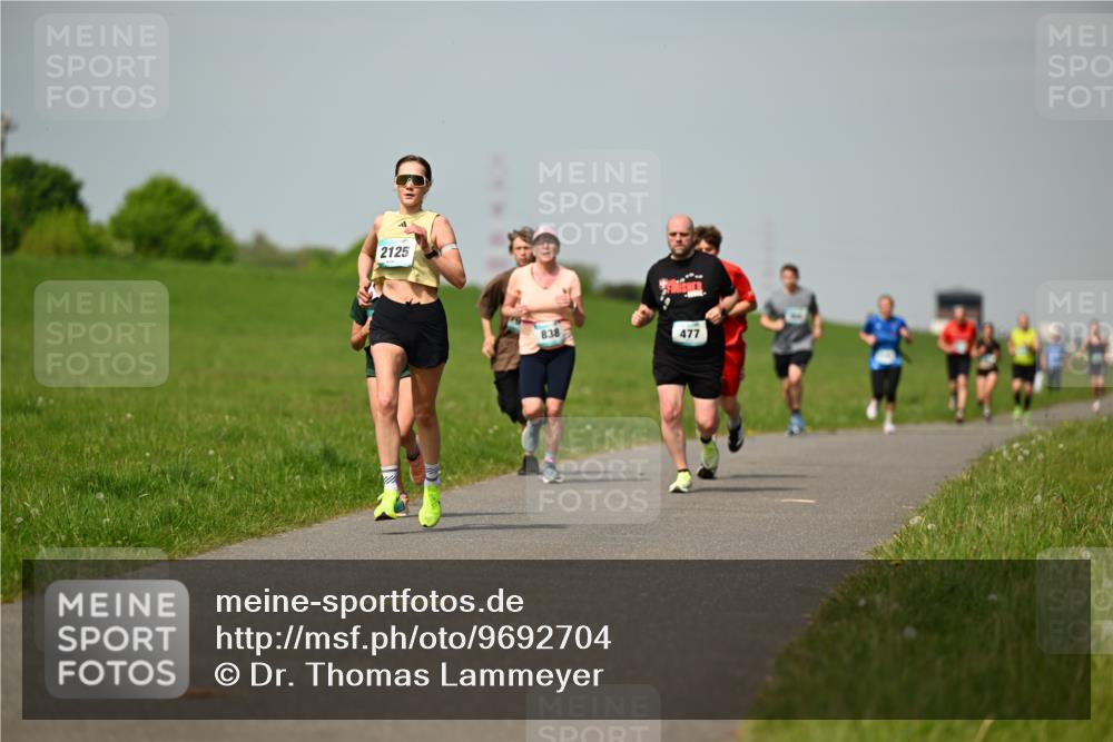 10.05.2026 - 8. Wedeler Halbmarathon Dr. Thomas Lammeyer http://msf.ph/oto/9692704 10.05.2026 11:16:18 Laufen 2125, 838, 477 meine-sportfotos.de