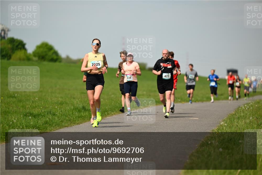 10.05.2026 - 8. Wedeler Halbmarathon Dr. Thomas Lammeyer http://msf.ph/oto/9692706 10.05.2026 11:16:18 Laufen 2225, 838, 477 meine-sportfotos.de