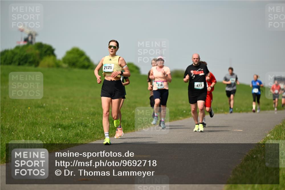 10.05.2026 - 8. Wedeler Halbmarathon Dr. Thomas Lammeyer http://msf.ph/oto/9692718 10.05.2026 11:16:19 Laufen 2125, 838, 477 meine-sportfotos.de