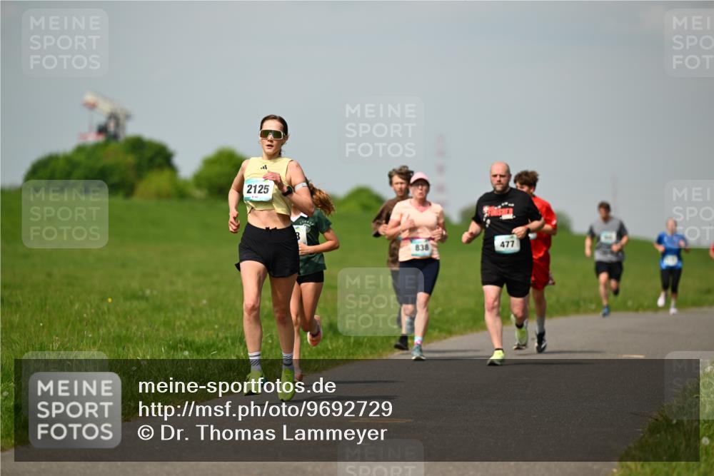 10.05.2026 - 8. Wedeler Halbmarathon Dr. Thomas Lammeyer http://msf.ph/oto/9692729 10.05.2026 11:16:19 Laufen 2125, 838, 477 meine-sportfotos.de