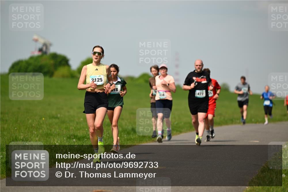 10.05.2026 - 8. Wedeler Halbmarathon Dr. Thomas Lammeyer http://msf.ph/oto/9692733 10.05.2026 11:16:20 Laufen 2125, 118 meine-sportfotos.de