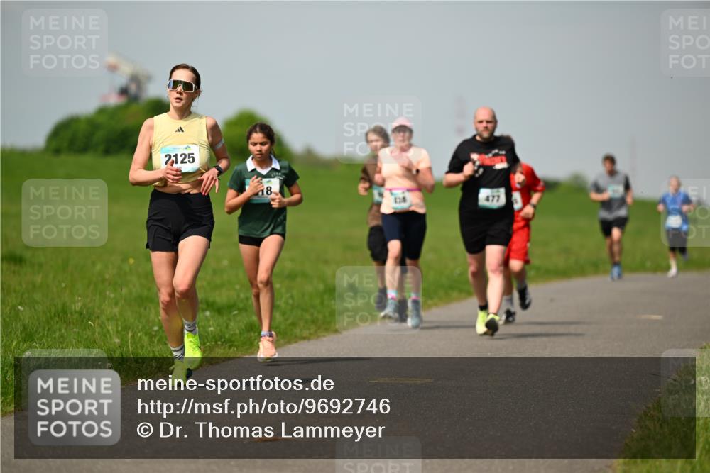 10.05.2026 - 8. Wedeler Halbmarathon Dr. Thomas Lammeyer http://msf.ph/oto/9692746 10.05.2026 11:16:20 Laufen 2125 meine-sportfotos.de