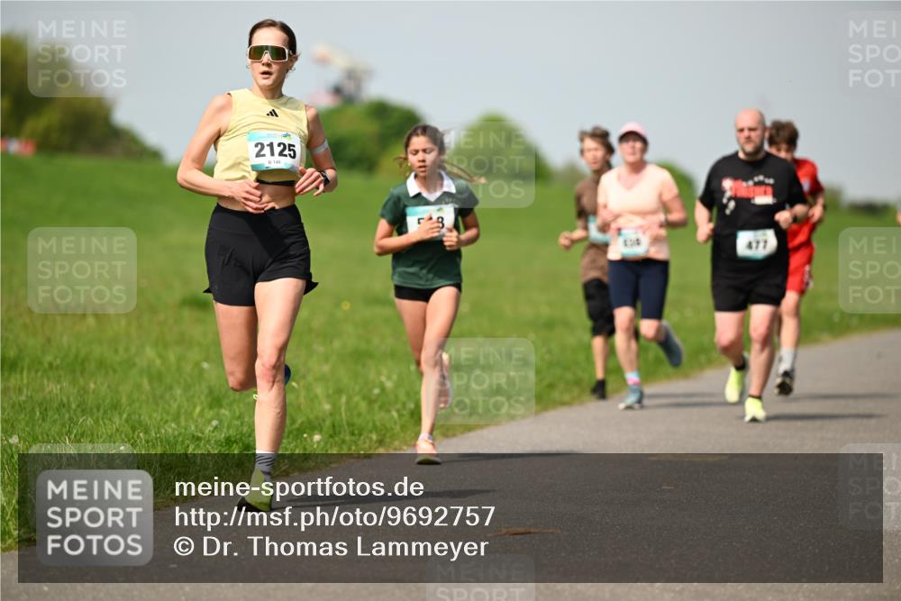 10.05.2026 - 8. Wedeler Halbmarathon Dr. Thomas Lammeyer http://msf.ph/oto/9692757 10.05.2026 11:16:21 Laufen 2125, 140 meine-sportfotos.de