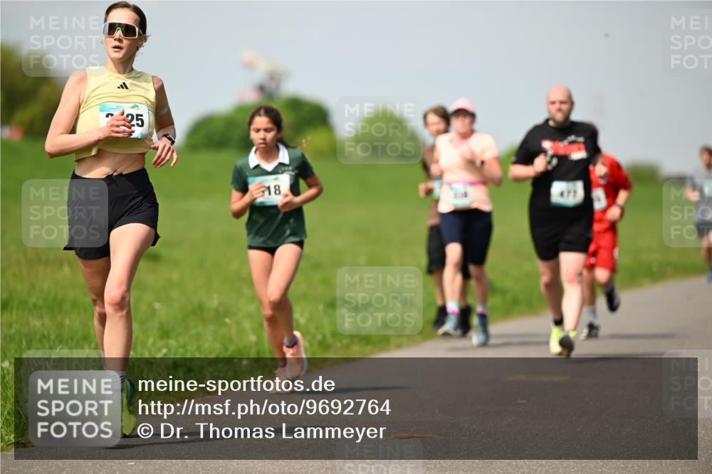 10.05.2026 - 8. Wedeler Halbmarathon Dr. Thomas Lammeyer http://msf.ph/oto/9692764 10.05.2026 11:16:22 Laufen  meine-sportfotos.de