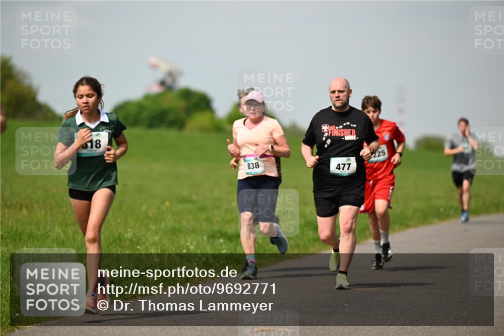 10.05.2026 - 8. Wedeler Halbmarathon Dr. Thomas Lammeyer http://msf.ph/oto/9692771 10.05.2026 11:16:22 Laufen 838, 225, 477 meine-sportfotos.de