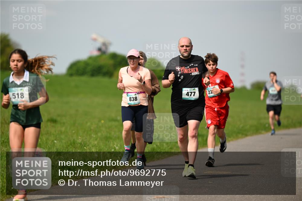 10.05.2026 - 8. Wedeler Halbmarathon Dr. Thomas Lammeyer http://msf.ph/oto/9692775 10.05.2026 11:16:23 Laufen 518, 2016, 838, 136, 477 meine-sportfotos.de