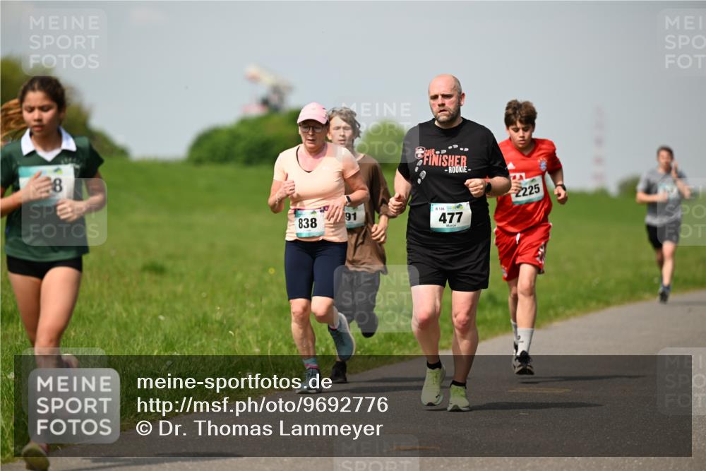 10.05.2026 - 8. Wedeler Halbmarathon Dr. Thomas Lammeyer http://msf.ph/oto/9692776 10.05.2026 11:16:23 Laufen 838, 1369, 477, 2225 meine-sportfotos.de