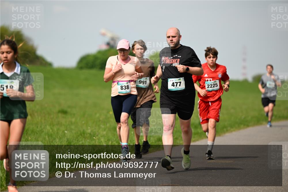 10.05.2026 - 8. Wedeler Halbmarathon Dr. Thomas Lammeyer http://msf.ph/oto/9692777 10.05.2026 11:16:23 Laufen 519, 838, 991, 136, 477, 2225 meine-sportfotos.de