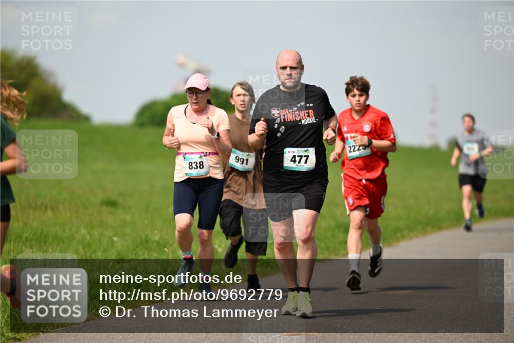 10.05.2026 - 8. Wedeler Halbmarathon Dr. Thomas Lammeyer http://msf.ph/oto/9692779 10.05.2026 11:16:24 Laufen 991, 838, 136, 477, 2223 meine-sportfotos.de