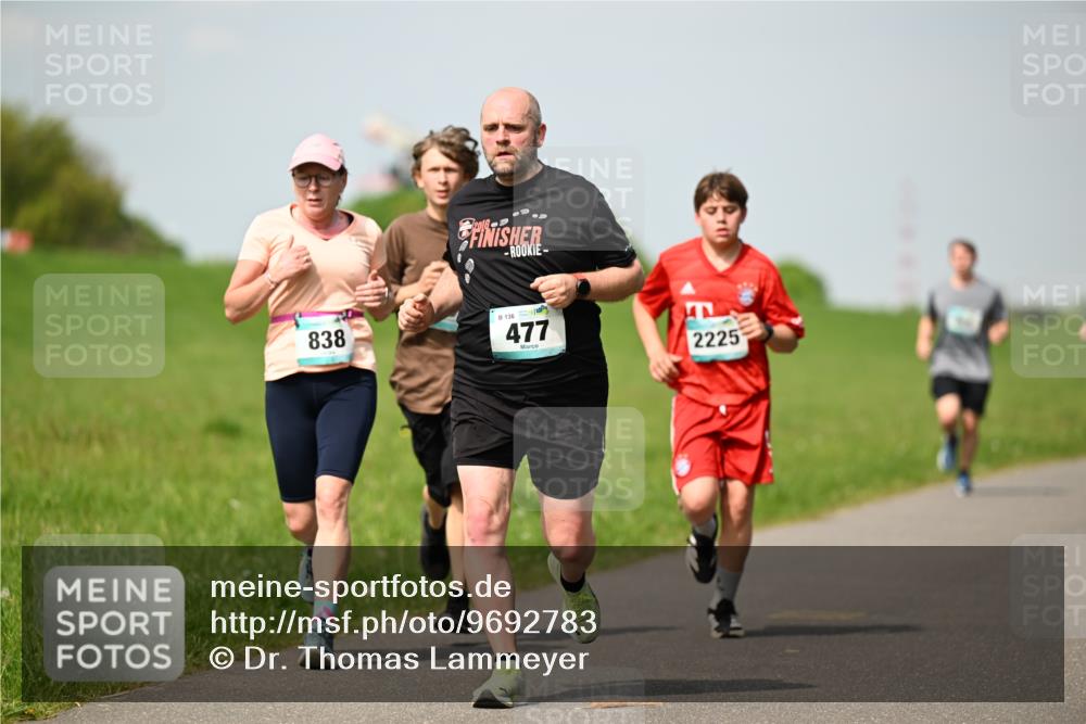 10.05.2026 - 8. Wedeler Halbmarathon Dr. Thomas Lammeyer http://msf.ph/oto/9692783 10.05.2026 11:16:24 Laufen 838, 136, 477, 2225 meine-sportfotos.de