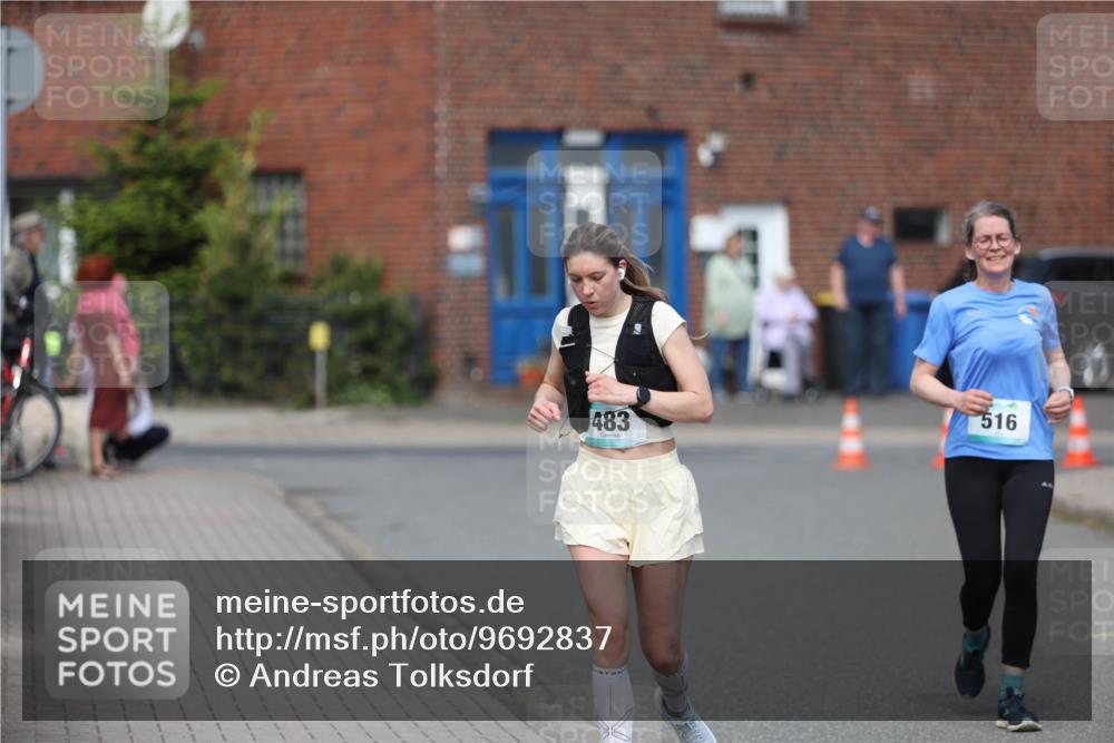 10.05.2026 - 8. Wedeler Halbmarathon Andreas Tolksdorf http://msf.ph/oto/9692837 10.05.2026 10:17:14 Laufen 483, 516 meine-sportfotos.de