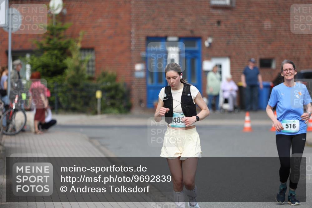 10.05.2026 - 8. Wedeler Halbmarathon Andreas Tolksdorf http://msf.ph/oto/9692839 10.05.2026 10:17:14 Laufen 483, 516 meine-sportfotos.de
