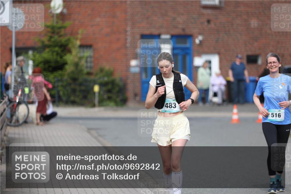 10.05.2026 - 8. Wedeler Halbmarathon Andreas Tolksdorf http://msf.ph/oto/9692842 10.05.2026 10:17:14 Laufen 483, 516 meine-sportfotos.de