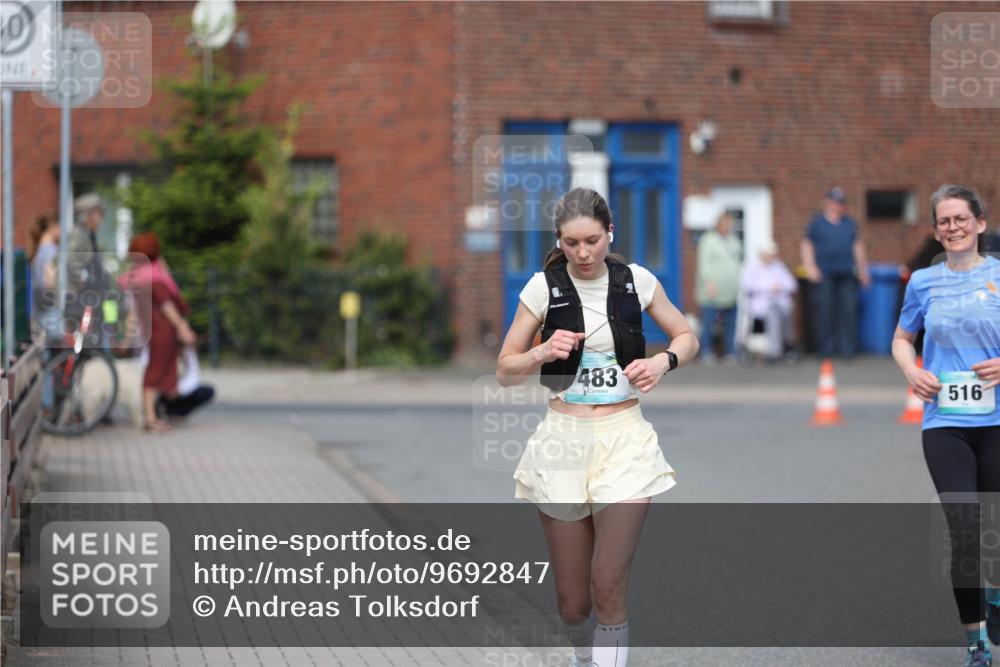 10.05.2026 - 8. Wedeler Halbmarathon Andreas Tolksdorf http://msf.ph/oto/9692847 10.05.2026 10:17:14 Laufen 483, 516 meine-sportfotos.de