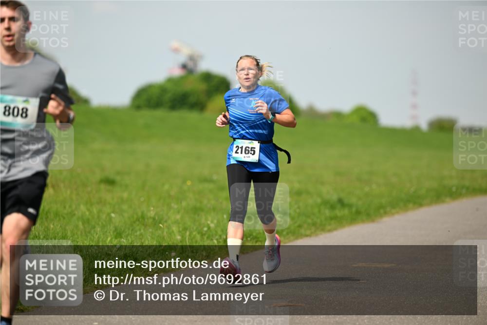 10.05.2026 - 8. Wedeler Halbmarathon Dr. Thomas Lammeyer http://msf.ph/oto/9692861 10.05.2026 11:16:31 Laufen 808, 2165, 125 meine-sportfotos.de