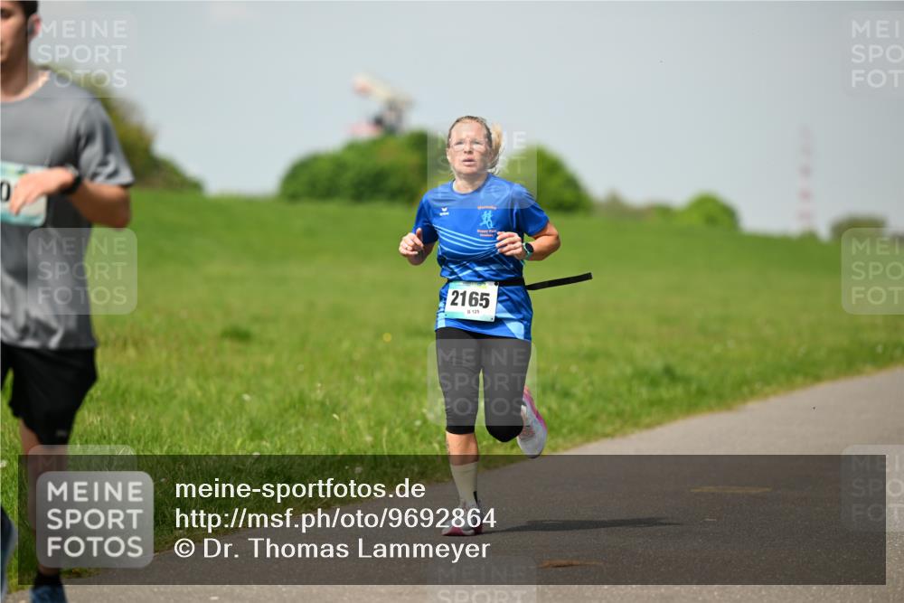 10.05.2026 - 8. Wedeler Halbmarathon Dr. Thomas Lammeyer http://msf.ph/oto/9692864 10.05.2026 11:16:31 Laufen 2165, 125 meine-sportfotos.de